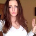 Très jolie coquine intéressée par un plan entre coquins